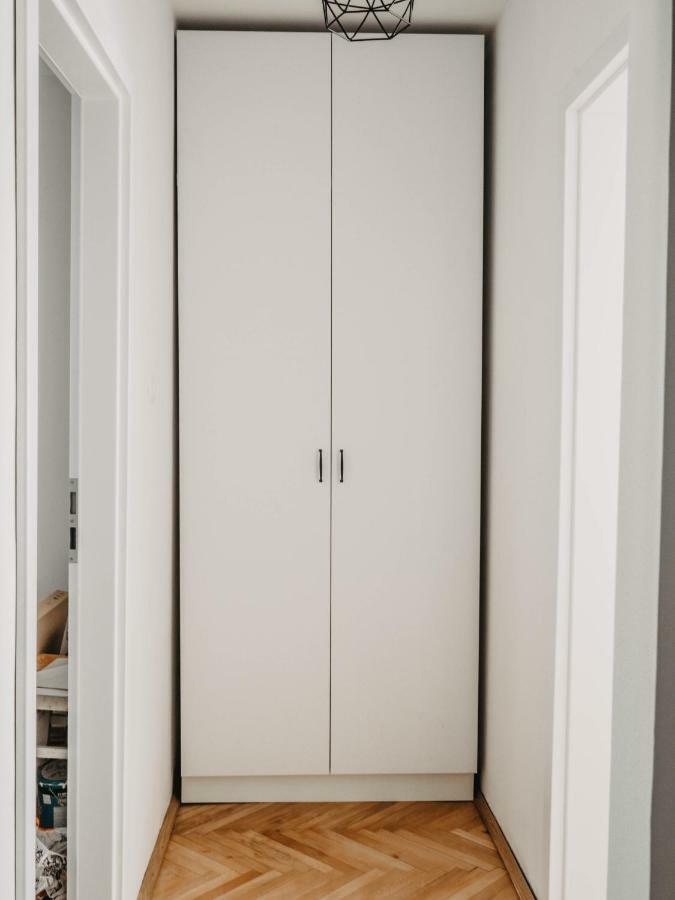 Business And Travel Central Apartment 티미쇼아라 외부 사진